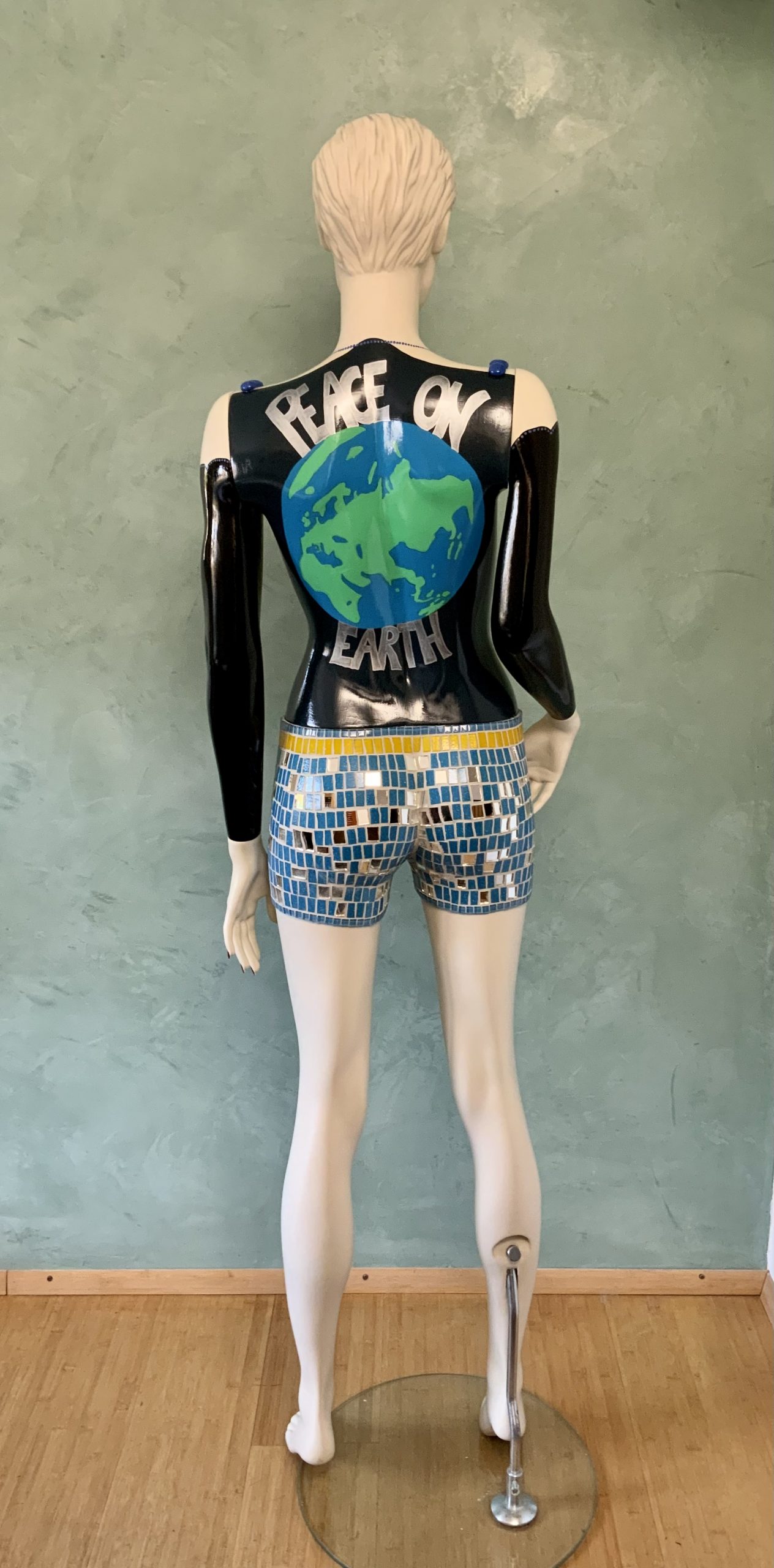 mosaik-schaufensterpuppe-eirene2.0-hinten