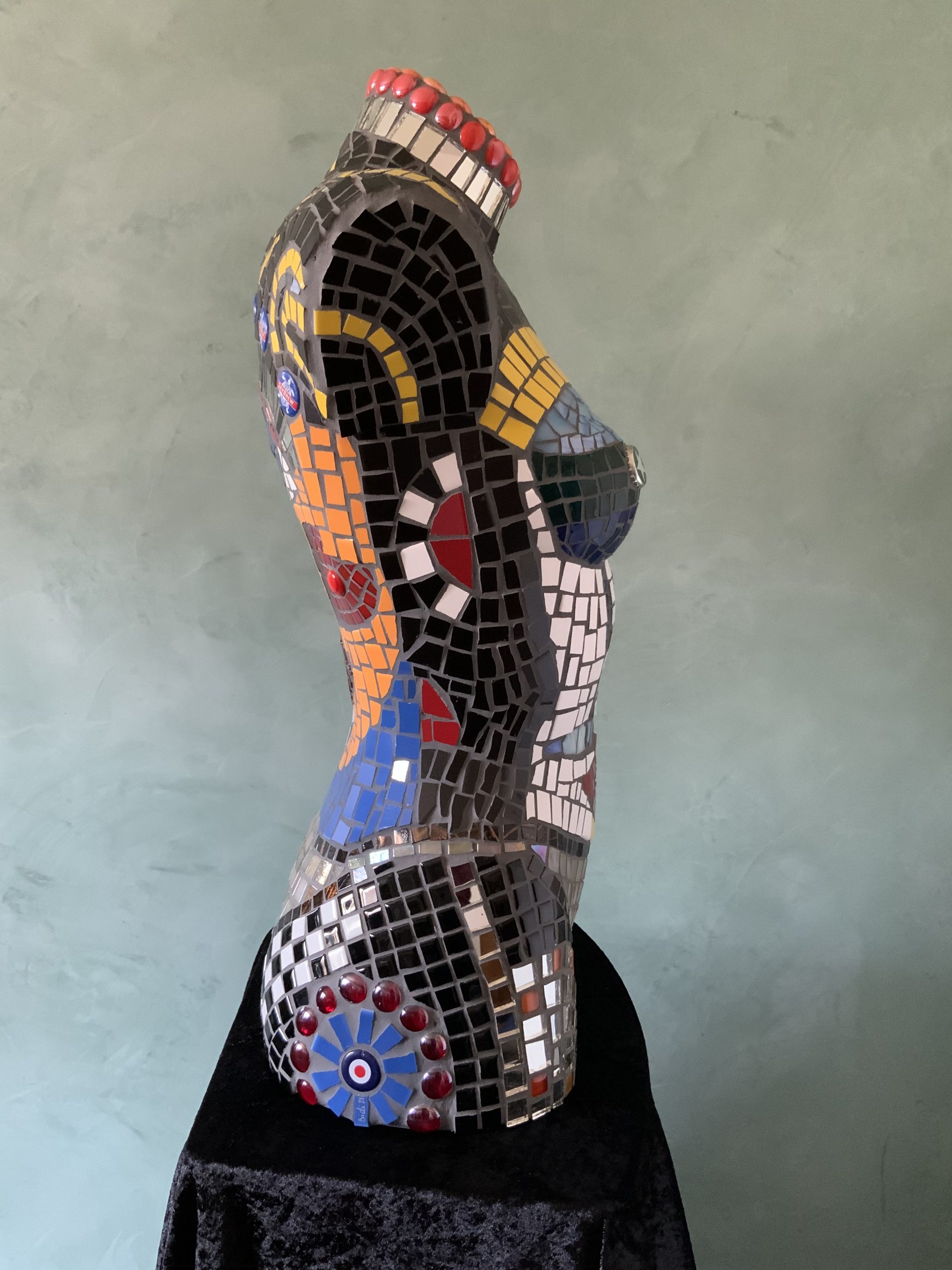 mosaik-torso-funnyfacelift-seite1