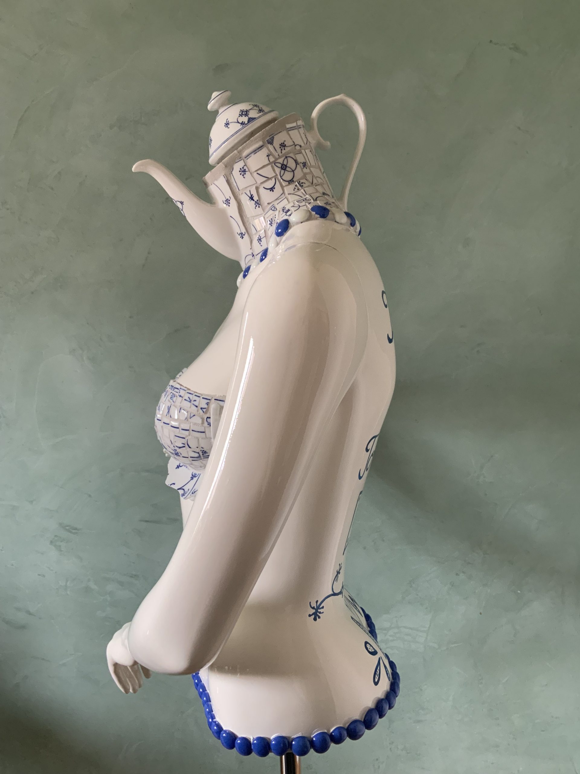 Schaufensterpuppe Mosaik Porzellan Fulda Kunst Kunstobjekt